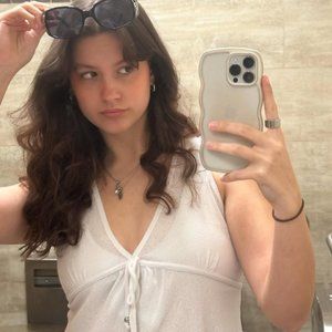 Meet your Posher, Laurel